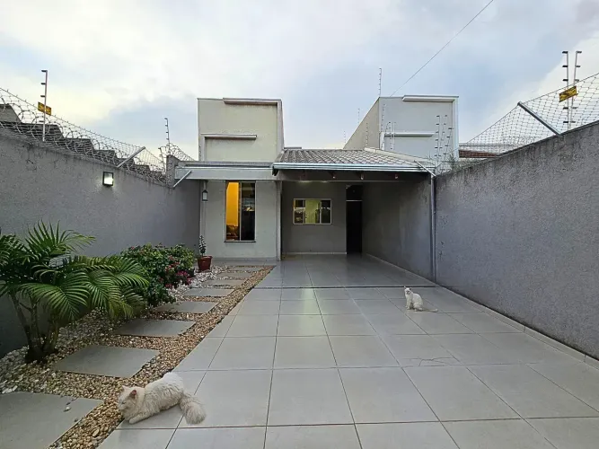 Linda Casa Térrea Rica em Planejados no Universitário