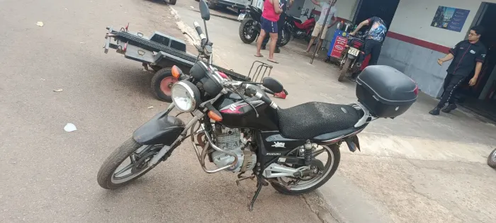 Vende-se Suzuki Yes 2008 estado original.