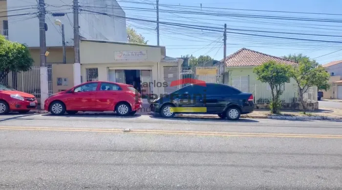OPORTUNIDADE PARA INVESTIDOR! TERRENO DE 280 M² COM COMÉRCIO, SOBRADOS, CASAS E 4 VAGAS!