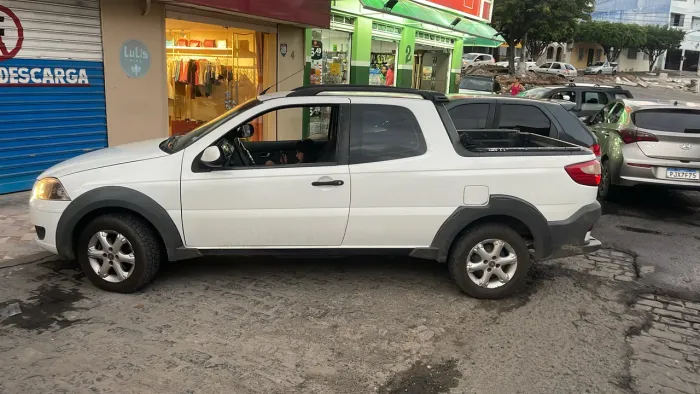 Fiat Strada Trekking 1.6 16V Flex CD 2015