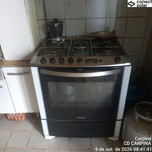 Fogão Eletrolux 5 bocas valor 320,00<br>Precisa arrumar o forno