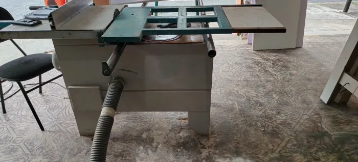 Esquadrejadeira séc 1