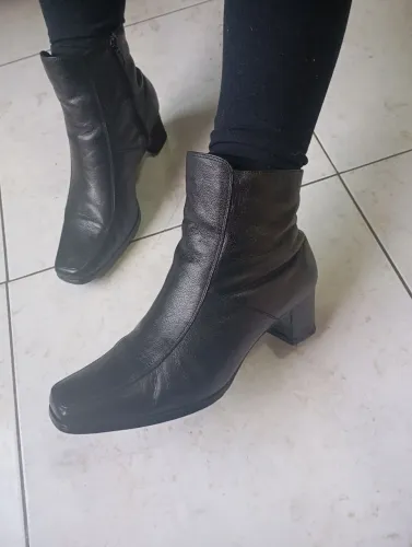 Botas Femininas em Couro Legítimo 
