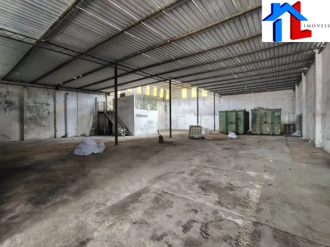 ALUGO GALPÃO com 1200m² de área e 800 m² área construída, rua principal de Valeria com esc