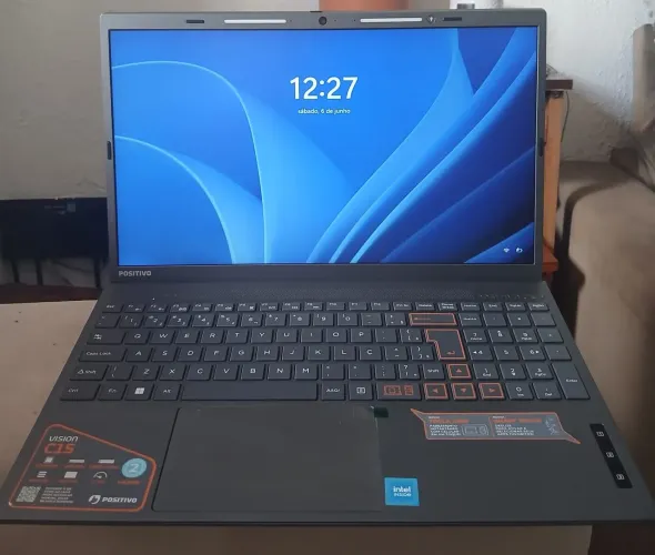 NOTEBOOK POSITIVO VISION 15.6" - CONSERVAÇÃO IMPECÁVEL.