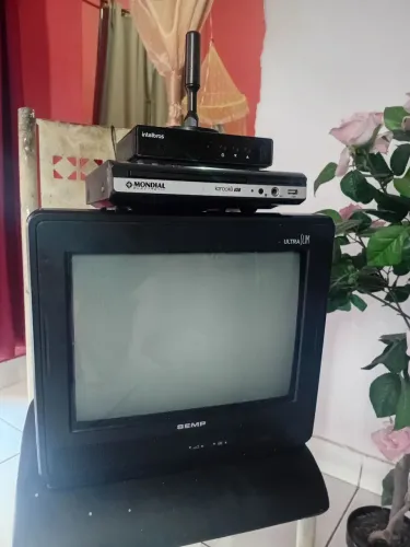 Kit tv de tubo+ dvd+ conversor digital + antena + controles.