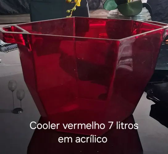 Cooler de acrílico vermelho