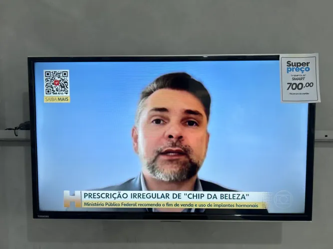 TV 32 Polegadas Semp Toshiba Smart Full HD - Semi nova em perfeito estado 