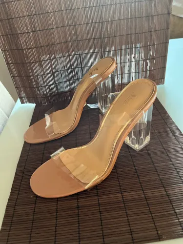 Sandália transparente N? 36