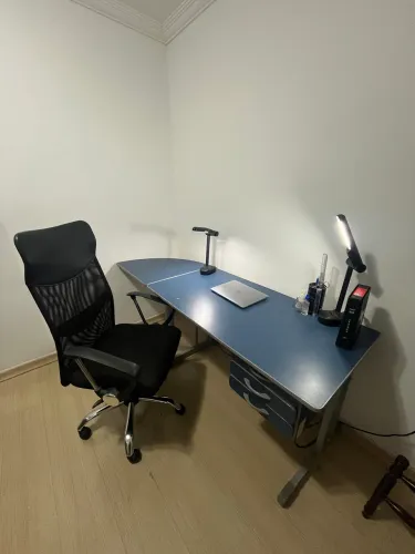 Kit Cadeira e mesa de escritório 