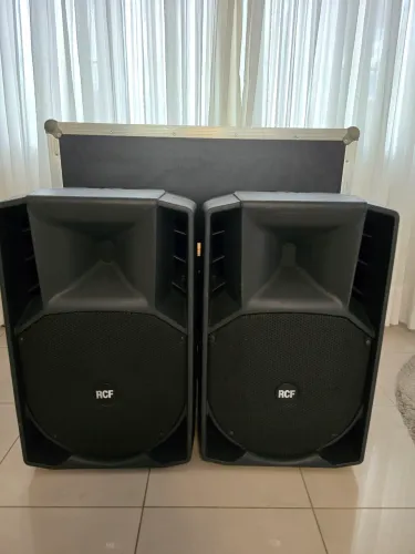 Par Caixa Ativa Rcf Art 715a Mk2 700w Rms Cada - Impecável ( case incluso)