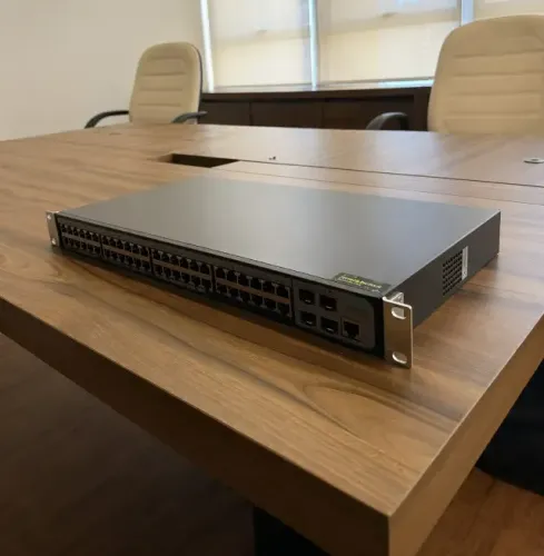 Switch De Rede Hpe 1920-48g 48x Gigabit + 4 Sfp Gerenciável (Usado)