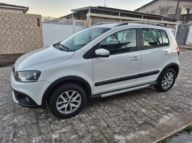 Volkswagen Crossfox 1.6 MI Total Flex 8V 5P 2013