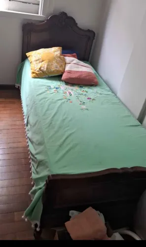 Cama de Solteiro em Madeira Nobre retirar na Savassi
