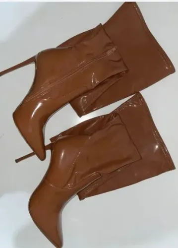 Bota cano alto caramelo tam 35