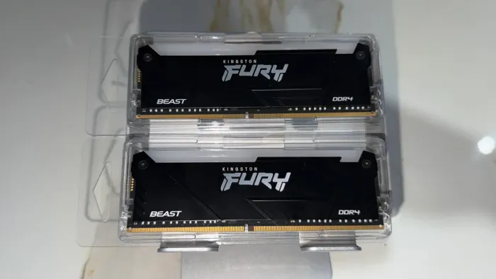 Kingston Fury RGB 16GB 3200MHZ Zerada!