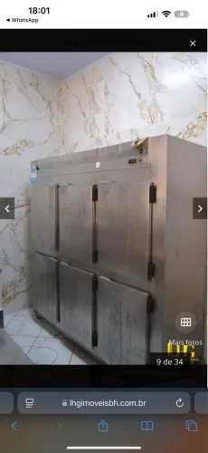Geladeira industrial bem conservada