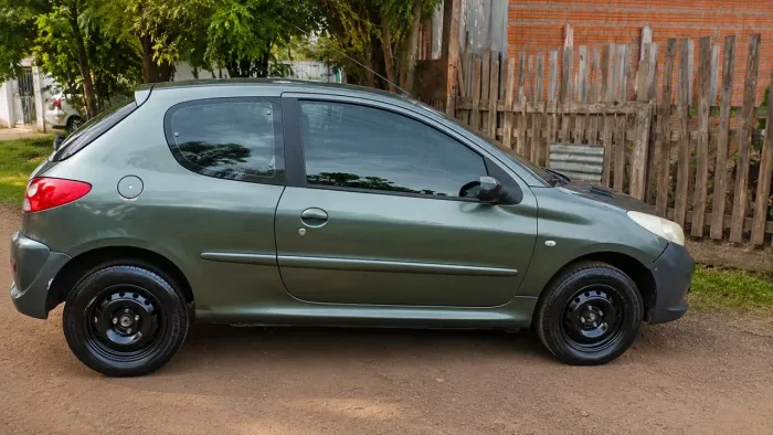Peugeot 207 XR 1.4 Flex 8V 3P 2012