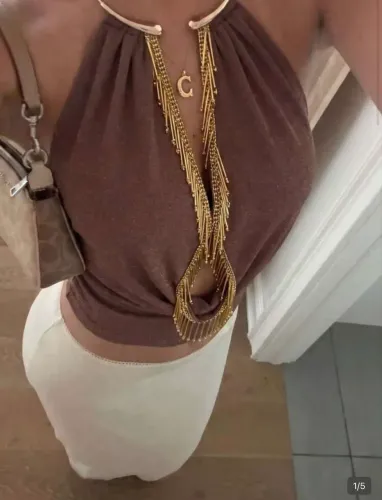 Cropped com bordados dourados