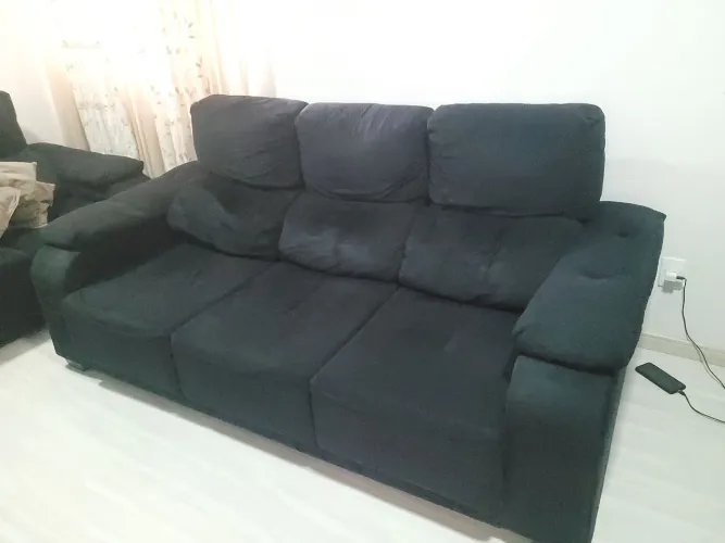 Sofá Retrátil 3 Lugares Preto Em Bom Estado (somente retirada)
