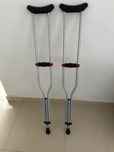 Muletas Semi-nova