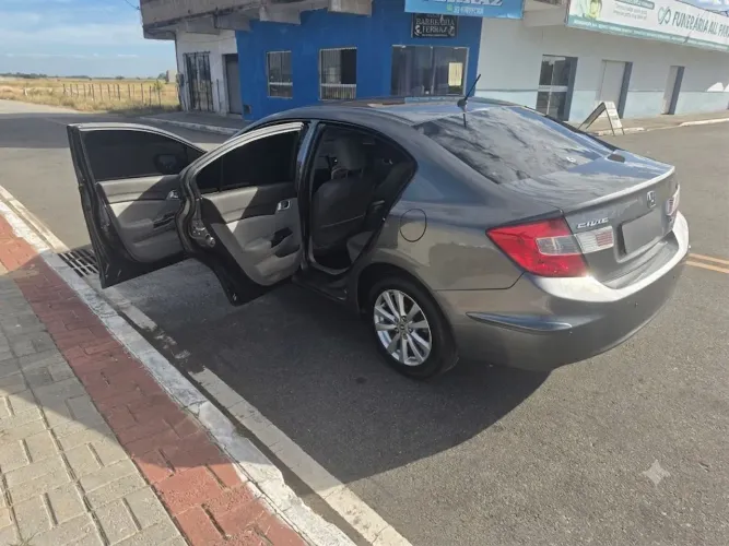 Honda Civic Sedan LXR 2.0 Flexone 16V Aut. 4P 2014