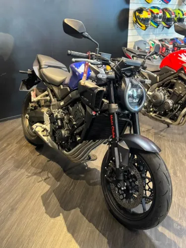 NOVA CB650R E-CLUTCH - Lançamento 2027