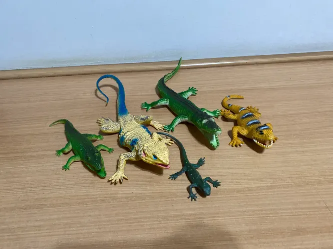 Lote Lagartos de brinquedo