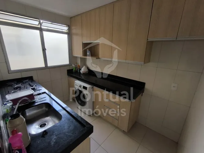 Apartamento com 2 dormitórios para locação, Jardim Holanda, UBERLANDIA - MG