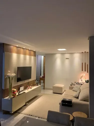 Sobrado para venda de 147 m2 com 4 suítes no Granja Marileusa - Uberlândia - MG