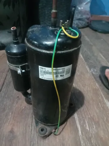 Compreenssor de uma central de ar de 12 mil btus ÷1 placa de central de ar 12 mil btus