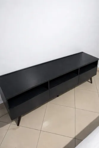 Rack Preto Moderno