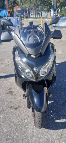 Só pegar e andar moto muito boa para trabalhar, viajar conforto total.