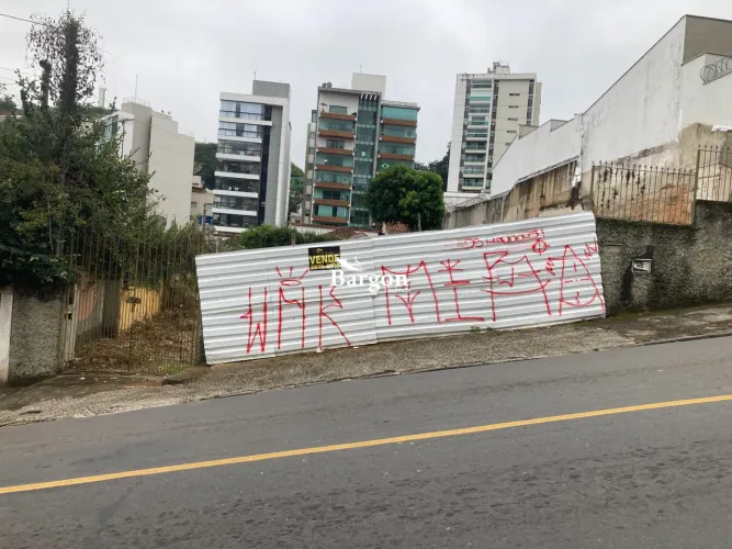 Terreno plano com 510 m² a venda no Bairro Bom Pastor em Juiz de Fora
