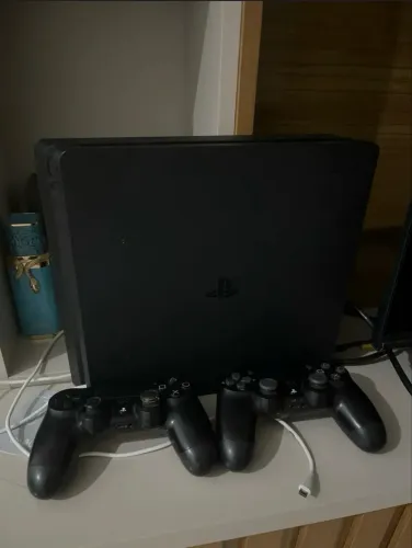 Ps4 1 tera gb 2 controle + jogos