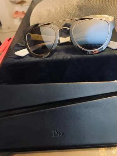 Óculos Dior Gradient Mirrored Chromic LMJ96 . Armação bicolor , lentes espelhadas .