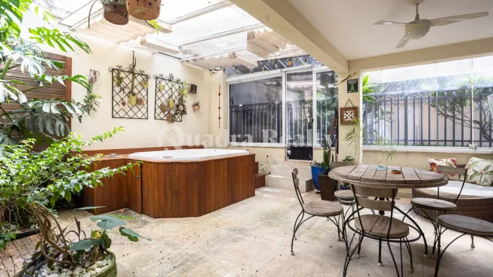 Casa de condomínio 214m em Moema