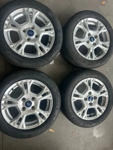 Rodas aro 15 Ford Ka 4/108 + pneus seminovos 