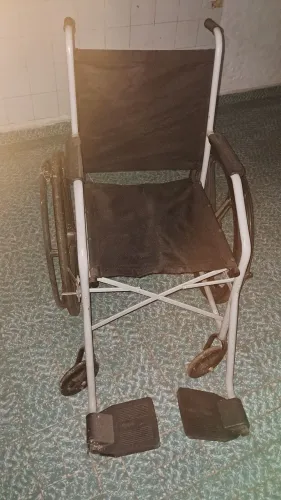 Cadeira de rodas para adulto