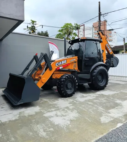 Retroescavadeira Case 580N 2019 - 3.600 horas - Entrada 10%