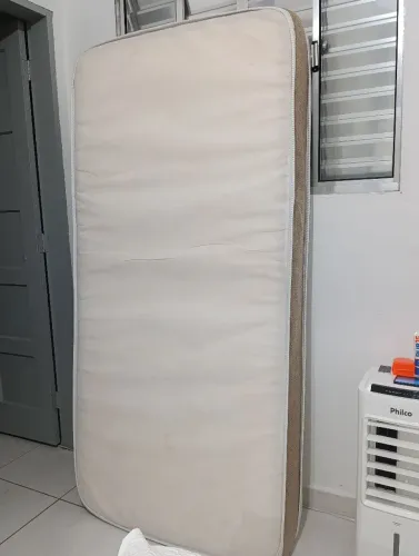 Colchão solteiro em bom estado