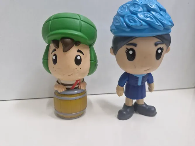 Miniaturas Action Figure Chaves e Bruxa do 71 - Giraffas