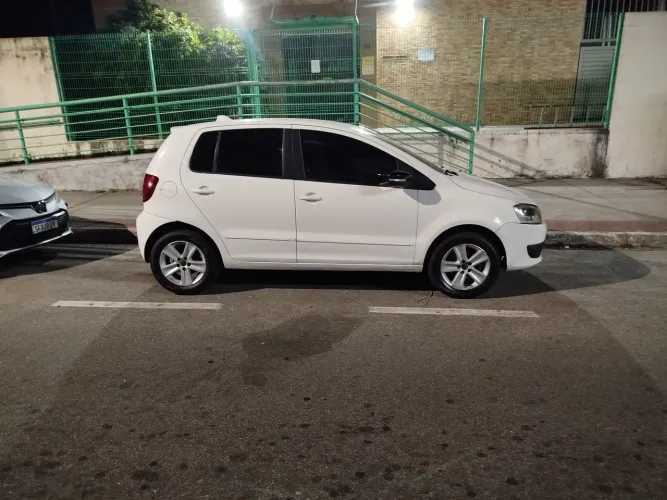 Volkswagen Fox 1.6 MI I Motion Total Flex 8V 5P 2013