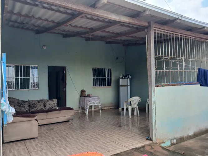 Vendo uma casa no bairro lagoa azul