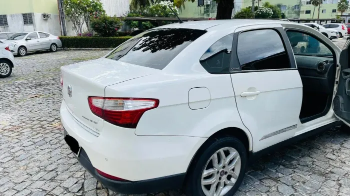 Fiat Grand Siena Essence Dual. 1.6 Flex 16V 2013