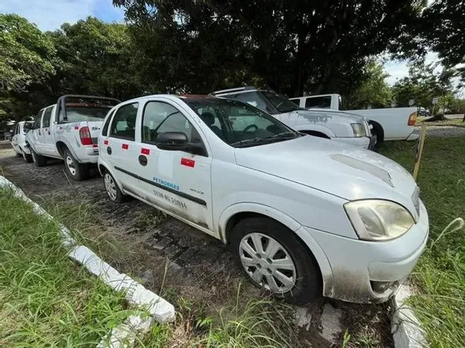 Sucata Corsa Hatch ret