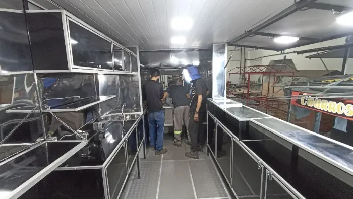 Trailer Preto Para Hambúrguer