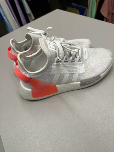 Tênis adidas NMD tamanho 36