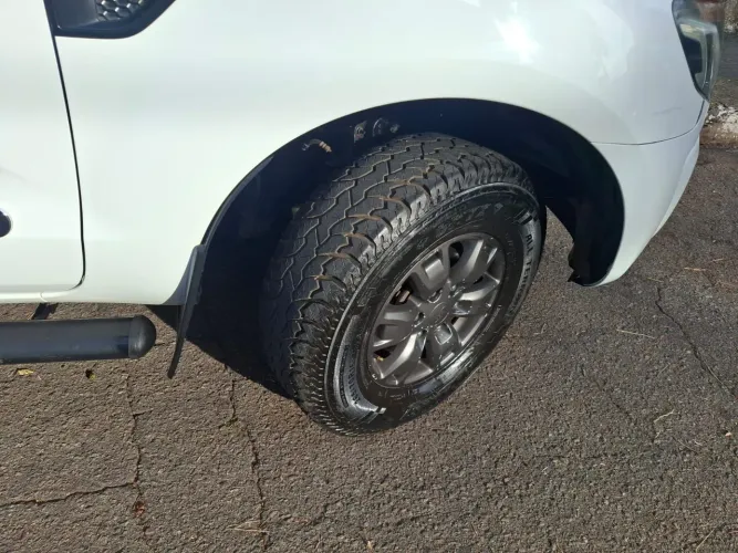 Ford Ranger XLS 2.5 16V 4X2 CD Flex 2013