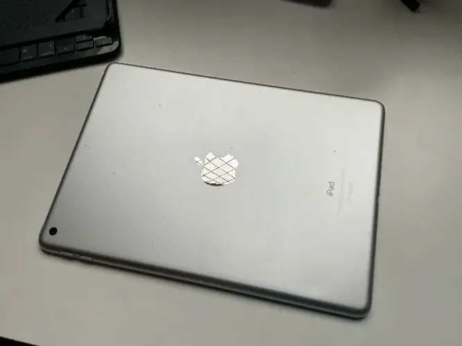 iPad 5ª Geração A1822 32GB + Teclado | Ótimo Estado | Completo